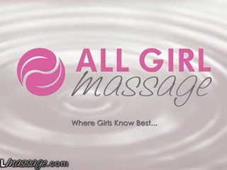 Allgirlmassage krissy lynn oils companion & merker squirts på henne