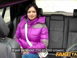 Faketaxi čierne vlasy hottie semeno na kozy